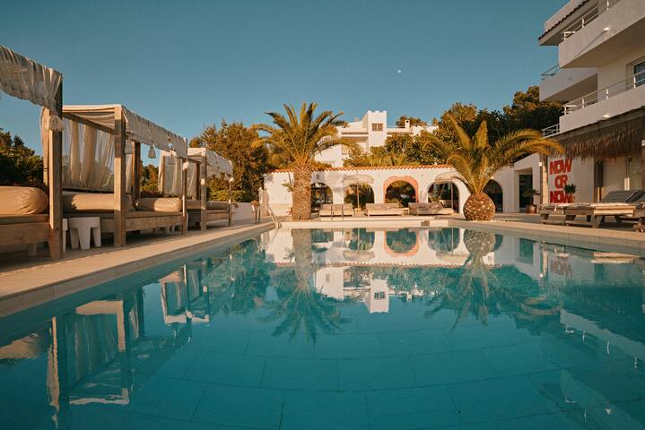 Sunset Oasis Ibiza Sl managed Airbnb listing 1
