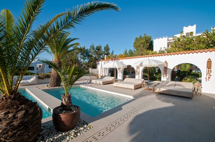 Sunset Oasis Ibiza Sl managed Airbnb listing 2