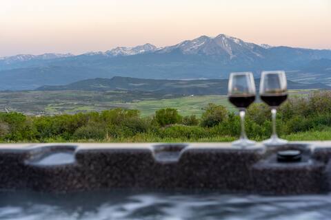 Nature | Mtn Views | Star Gazing Hot Tub | Pets