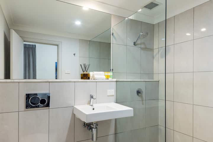 Superior Hotel Room In Cairns Cbd - 凱恩斯