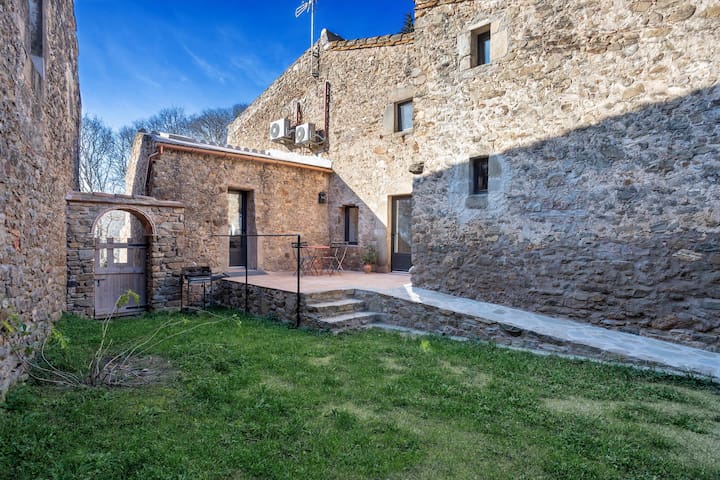Casa rural renovada en finca agrícola familiar