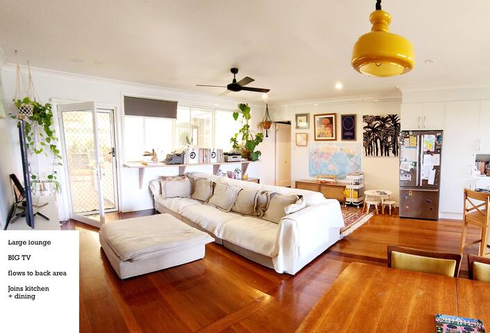 Sunset breeze by the sea