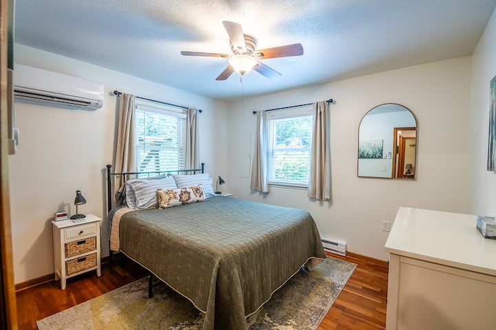 Bedroom with Queen Bed