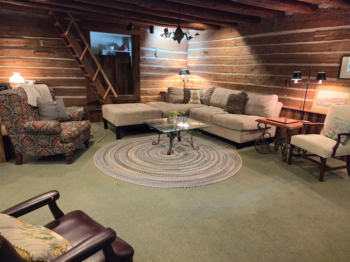 Modern Cabin Mini-farm | In-town W/ponies & Goats! - Chapel Hill, NC