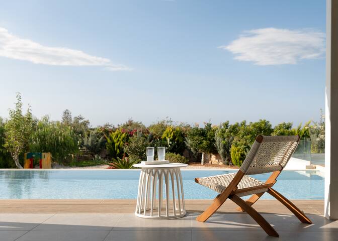 Alba Bianca Villa, Family Retreat with Heated Pool gallery image 3