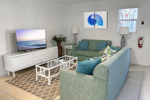 Top performing Airbnb: 2 Bdrm Oceanfront Complex Private Beach & Pool in Key Colony Beach