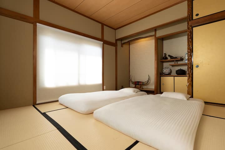 Tsuru INN] 5 min Tsuruhashi, Direct Namba - Houses for Rent in