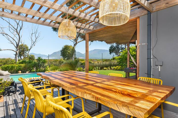 Scenery Villa : Mountain & Lake view – AirCons gallery image 4