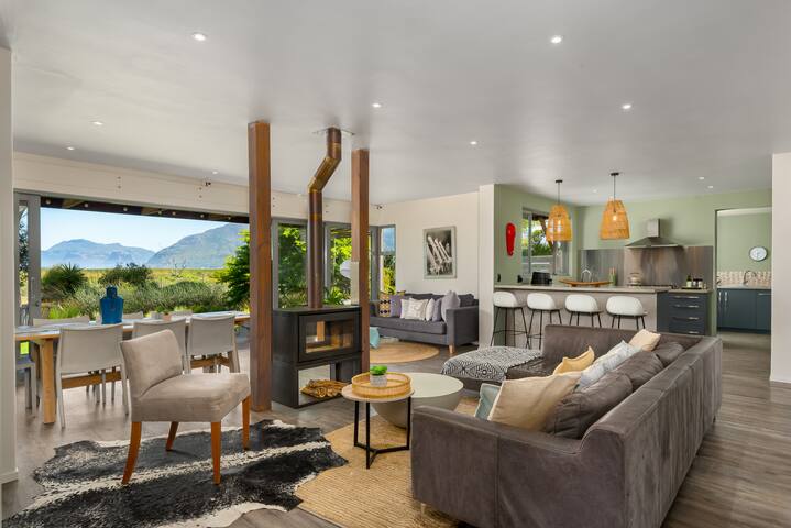 Scenery Villa : Mountain & Lake view – AirCons gallery image 3