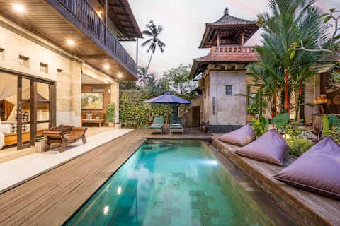 Peaceful Villa Retreat Surrounded by Nature