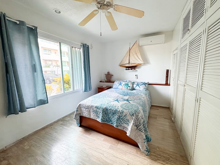 Full size bed, sleeps 2