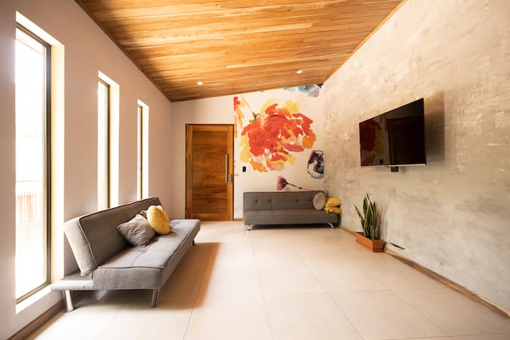 Sebule yenye vitanda viwili vya sofa, TV
