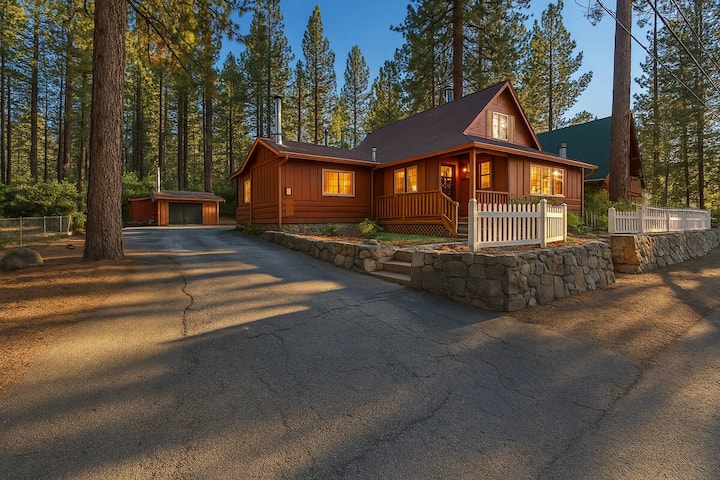 Ski-lake-hike! 4-br Big Bear Fun | Firepit, Wi-fi, - California
