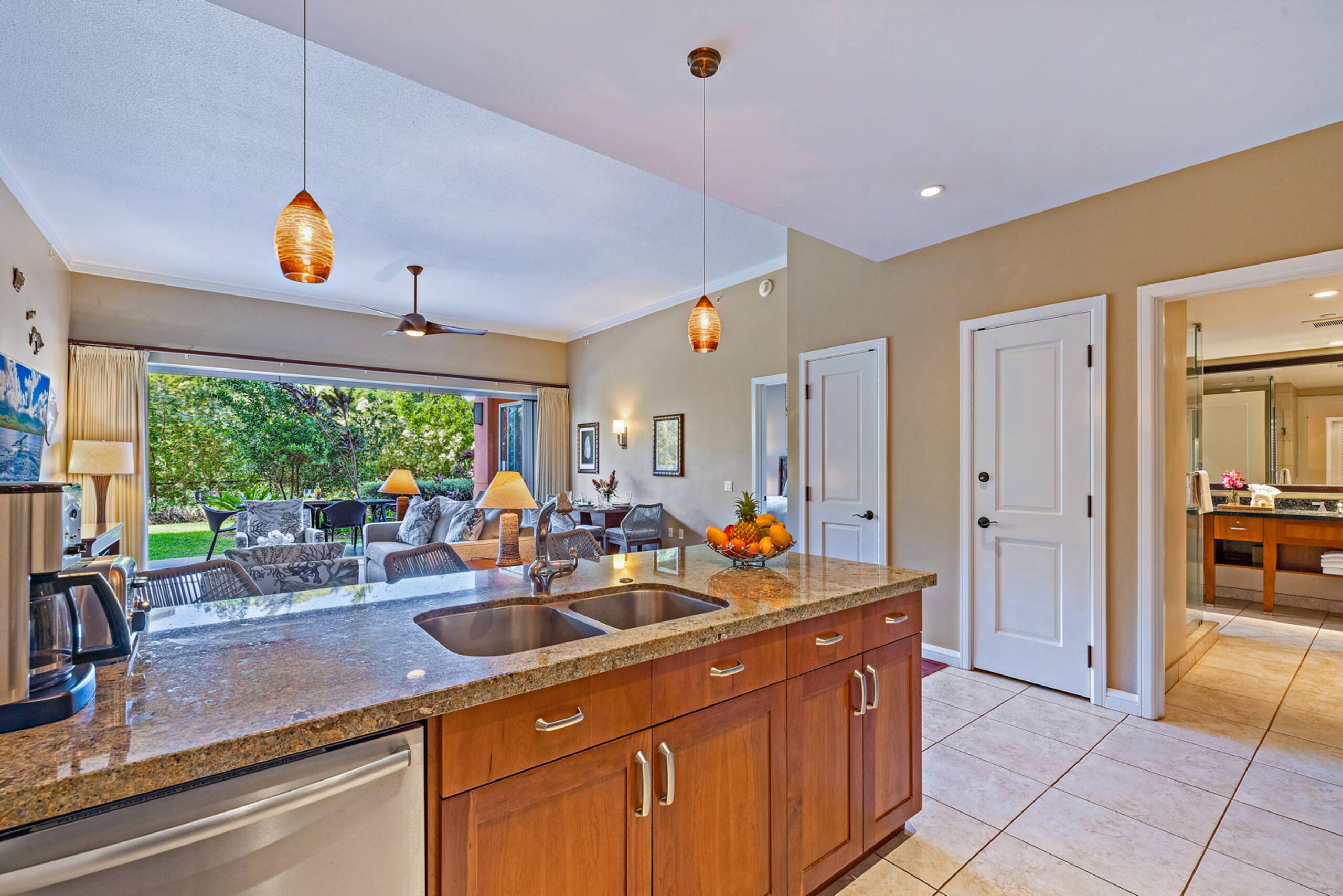 Condo in Lahaina · ★4.94 · 2 bedrooms · 3 beds · 2 baths - Image 20