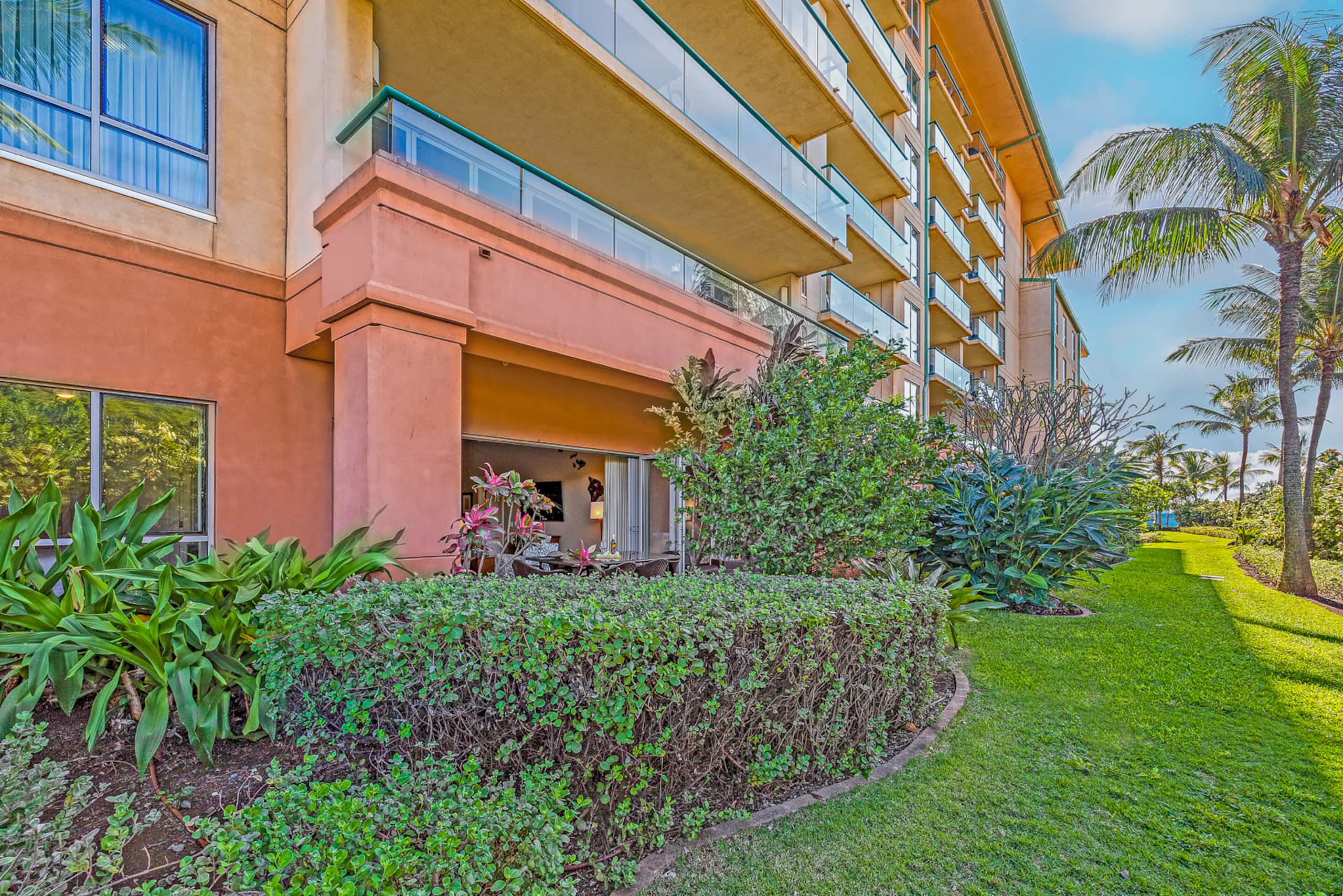 Condo in Lahaina · ★4.94 · 2 bedrooms · 3 beds · 2 baths - Image 41