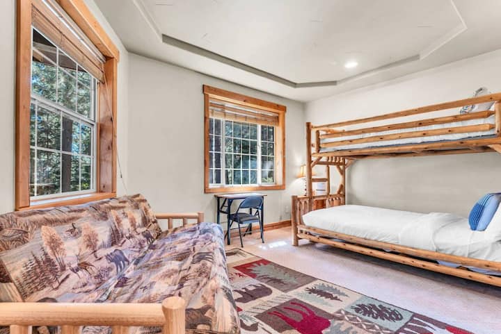 Двойно легло и двойно легло на етаж, плюс футон тип „queen“