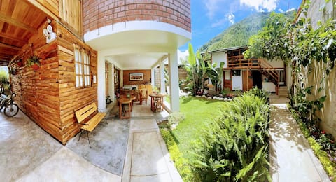 Full Lodging/Kitchen/Garage/ Frankfurter Hof