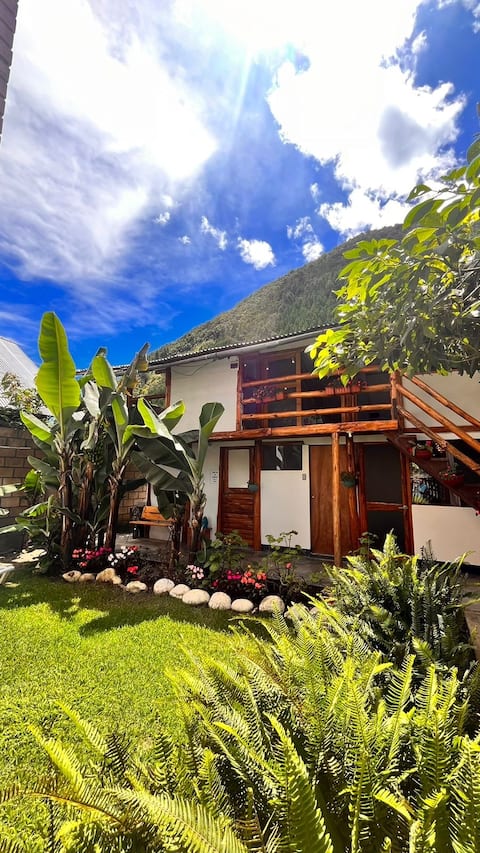 Full Accommodation/Kitchen/Garage/ Frankfurter Hof