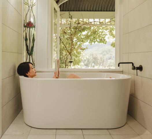 75 Acre Riverfront Restored Homestead, Hawkesbury gallery image 4