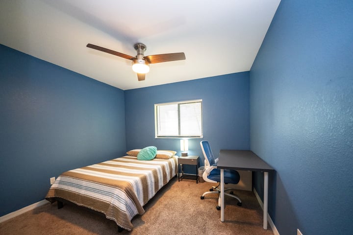 سرير بحجم كامل