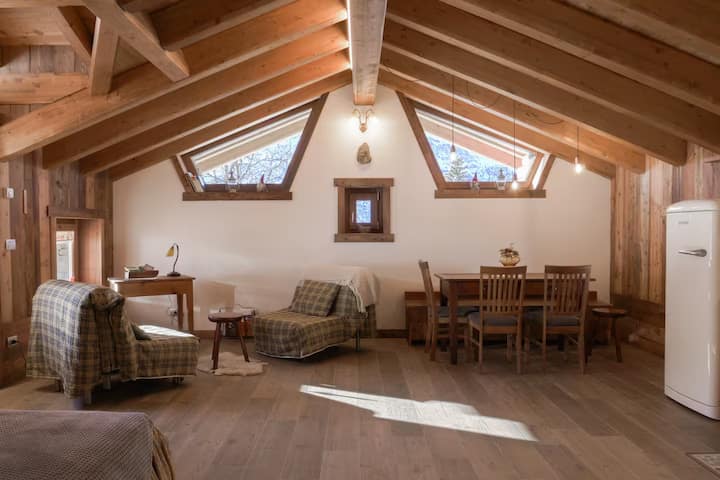 Tsan (1° piano)
Open space
---
Tsan (1 piano)
Open space