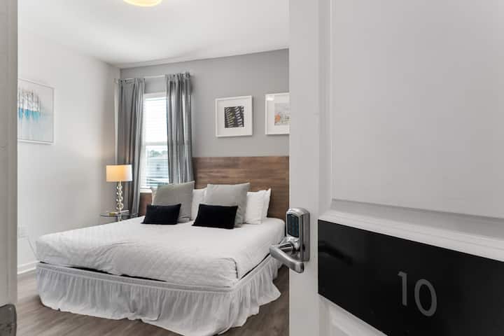 Nuestras habitaciones "Únicas" en Orlando cuentan con la sensación única de estar en casa, pero con un "toque" y privacidad de un bonito hotel.
