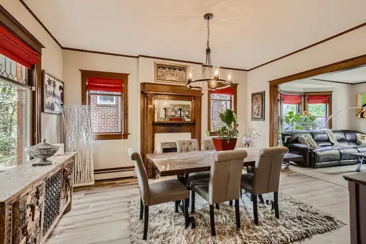 Charming Single Family Home Central-Seek Long Term gallery image 2