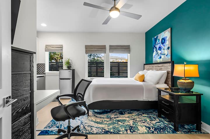 Modern East Austin Studio Apt – Near Ut, Downtown - Austin, TX