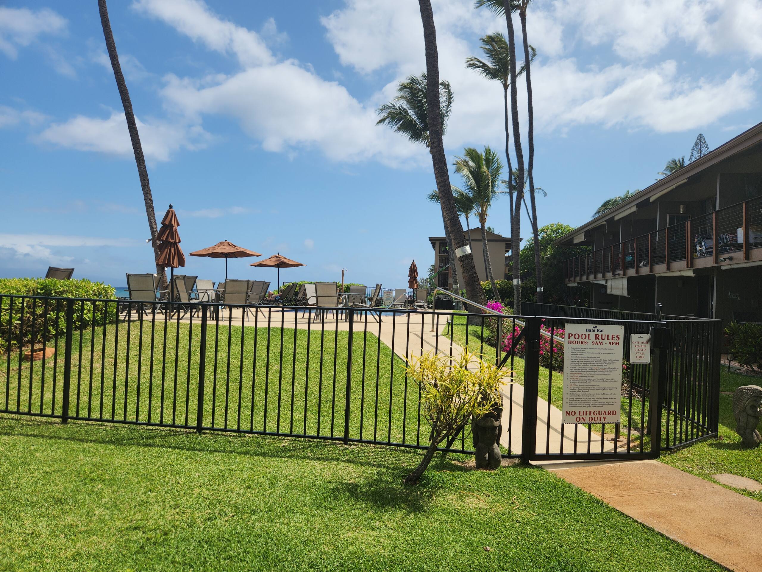 Condo in Lahaina · ★4.77 · 2 bedrooms · 5 beds · 1 bath - Image 45