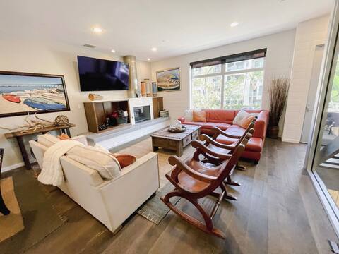 Steps Away to Coronado Beach, Restaurants, Rooftop