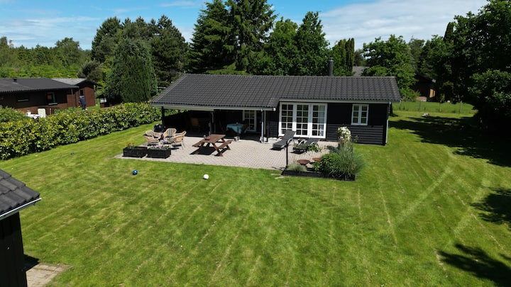 Hyggeligt Sommerhus I Marielyst - Danemark