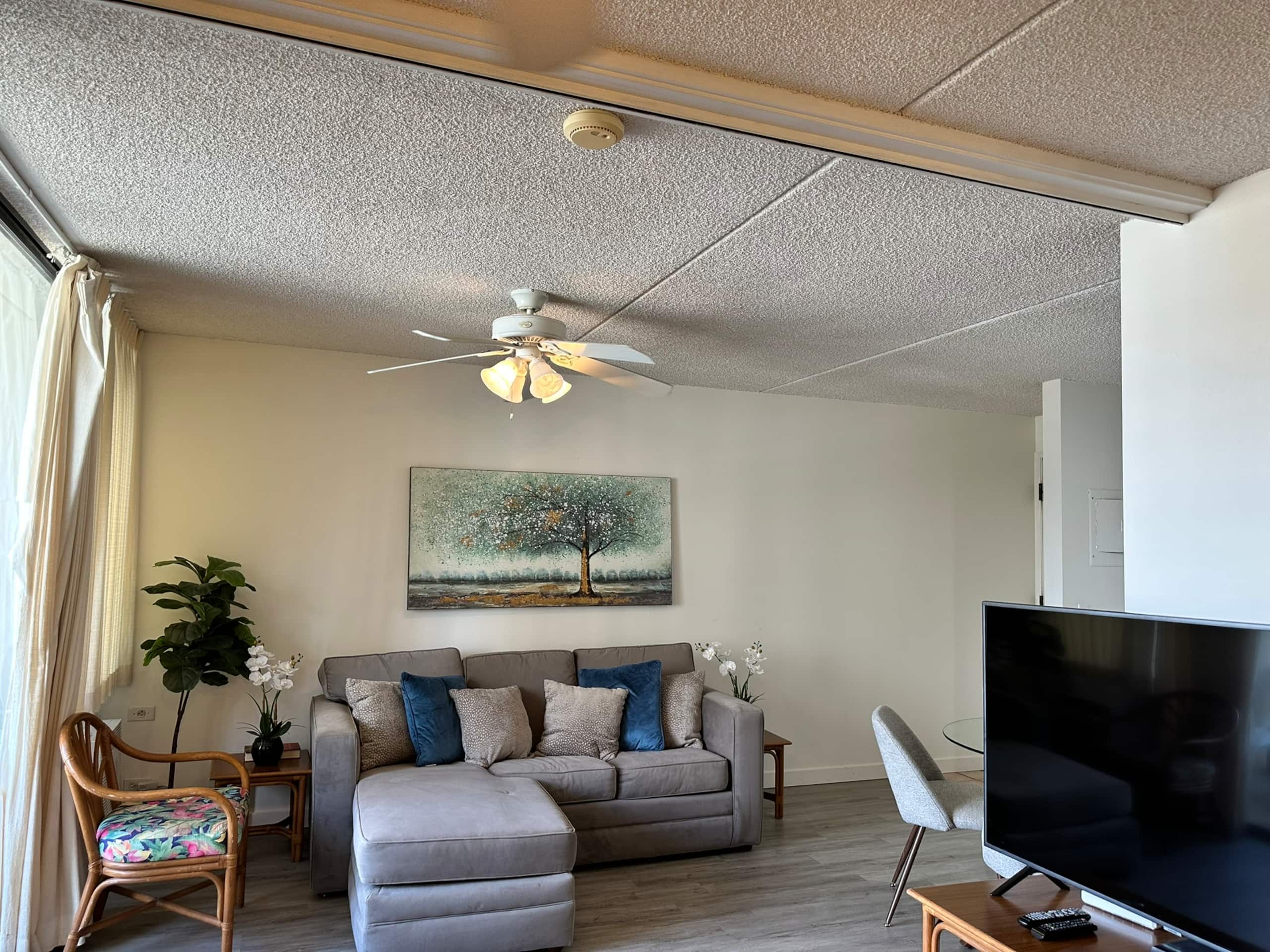 Condo in Honolulu · ★4.58 · 1 bedroom · 3 beds · 1 private bath - Image 5