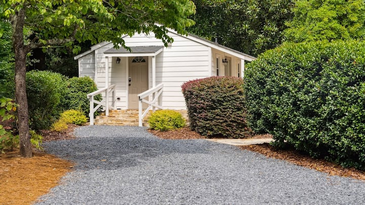 The Ace Cottage - Tiny-home Feel, Close To Golf - 北卡羅來納