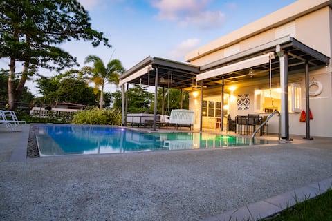 Capri Beach House, beach, pool & pickle ball court