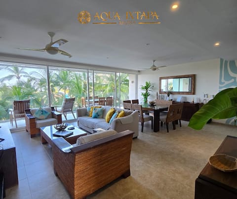 Successful Airbnb property: Magnificent beachfront condo in Ixtapa in Guerrero