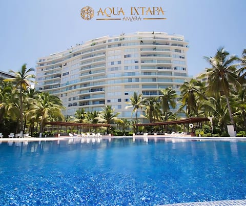 Magnificent beachfront condo in Ixtapa
