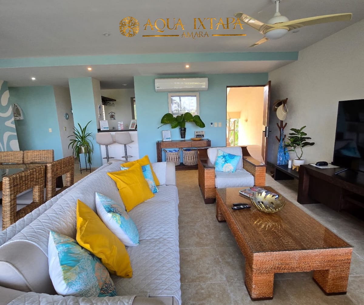 4BR Condo in Zihuatanejo — 4 bedroom vacation rental in Zihuatanejo