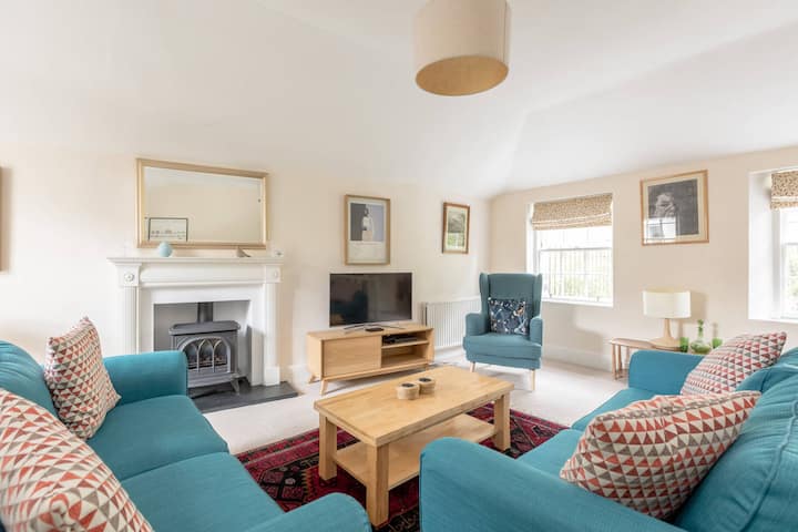 Charming Mews House Im Stadtzentrum Von Edinburgh Mit Integrierter Garage - Edinburgh