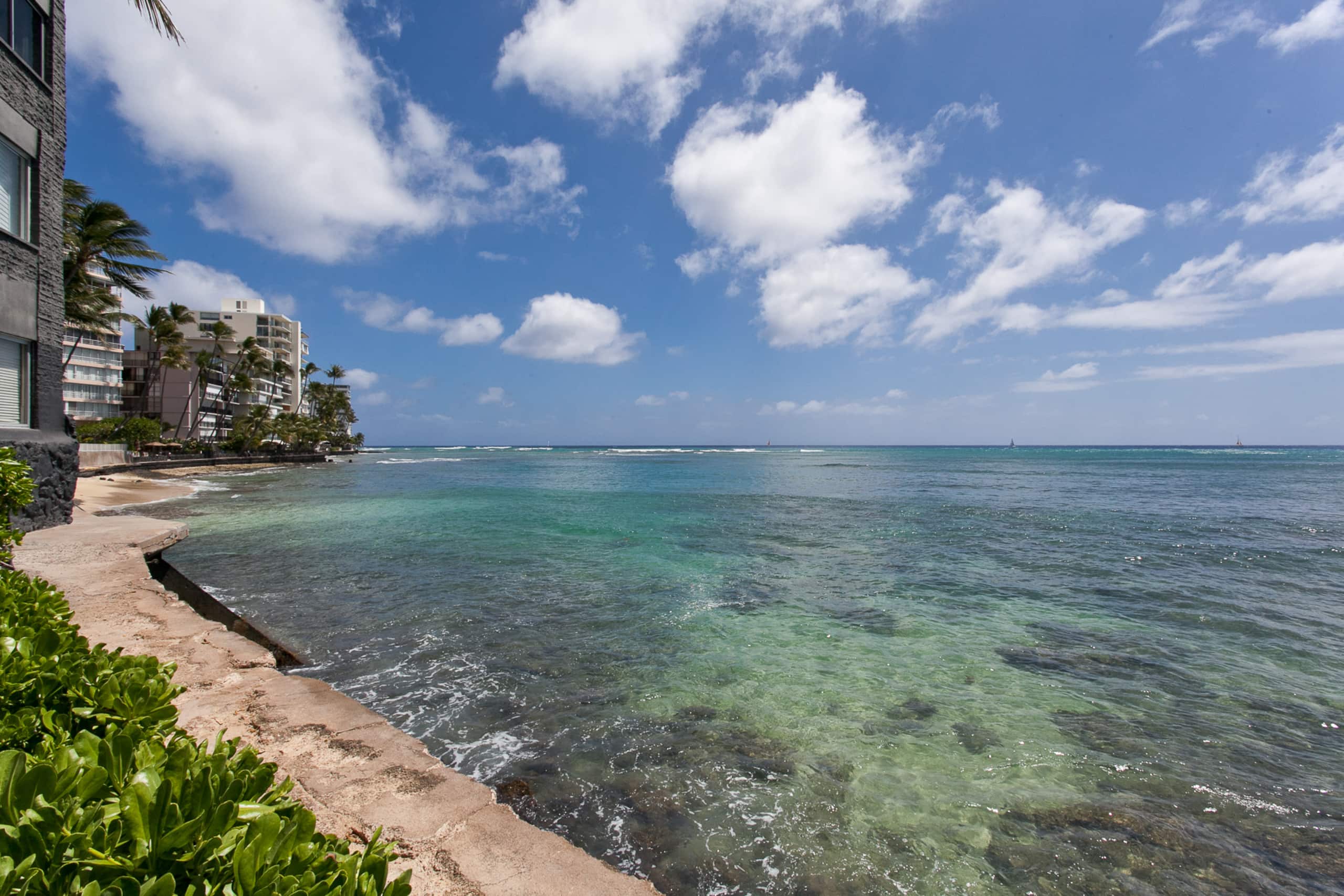 Condo in Honolulu · ★4.72 · 1 bedroom · 3 beds · 1 private bath - Image 23