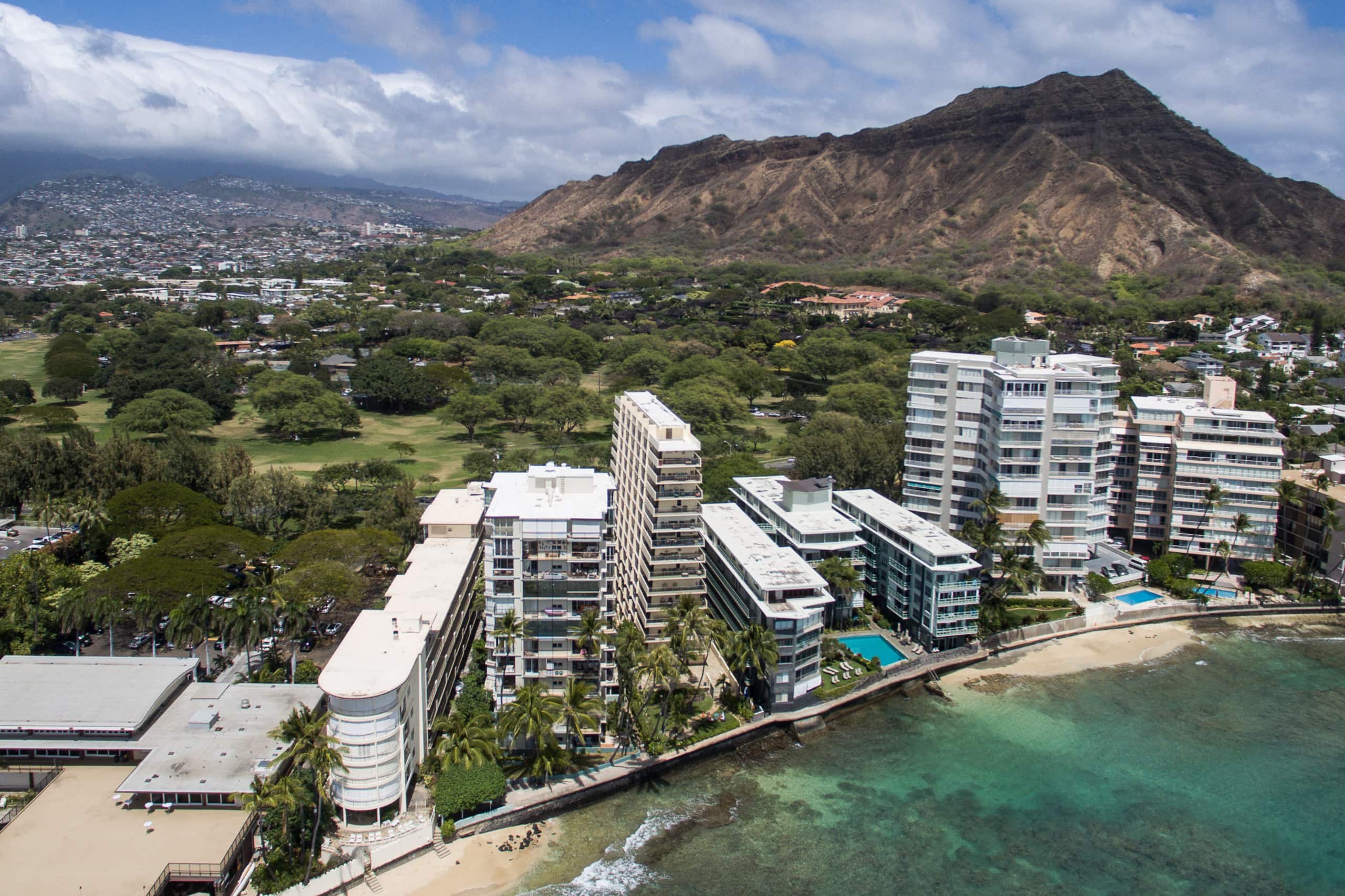 Condo in Honolulu · ★4.72 · 1 bedroom · 3 beds · 1 private bath - Image 22
