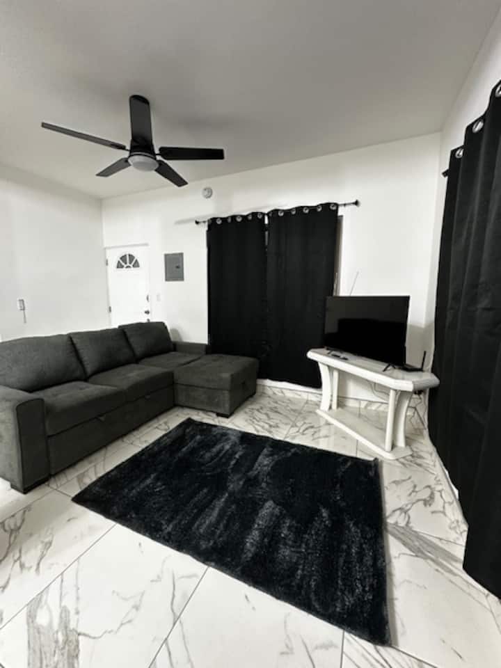 Beautiful Modern Angy's Home. Driveway Cameras - Tijuana