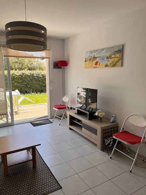 Popular Airbnb listing: Apartment for 4 people Batz-sur-Mer classified Gîtes de France in Batz Sur Mer