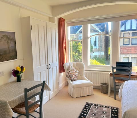 Top Airbnb: Charm and Comfort in Oxford City in Oxford