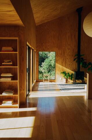 Modern tree house in the heart of Topanga canyon gallery image 3