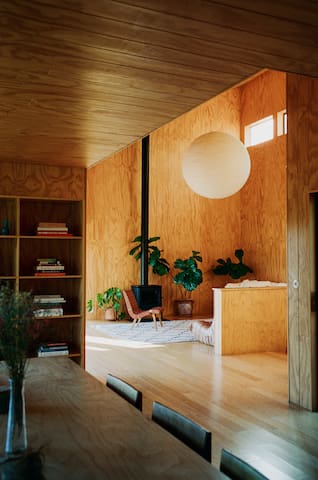 Modern tree house in the heart of Topanga canyon gallery image 4