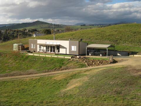Omeo Mountain Views. Peace and Tranquillity