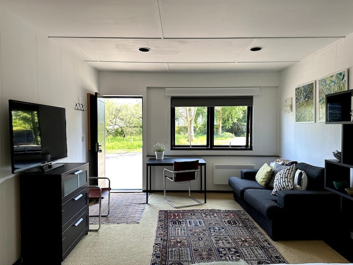 Secluded Woodland Studio - Woking