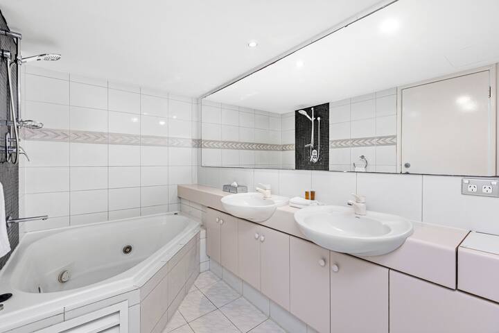 S408 Sandcastles 4 Bedroom Apartment gallery image 4