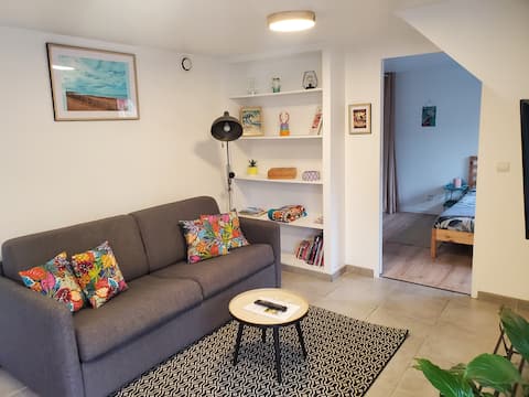 Popular Airbnb listing: Beautiful renovated two-room apartment and its large private terrace in Bayonne