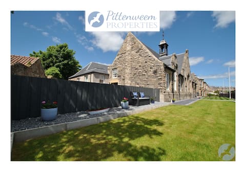 Walter's Neuk Anstruther- luxury coastal home